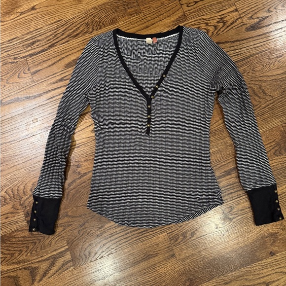 Anthropologie Tops - Anthropologie Pilcro Long Sleeve Top size M